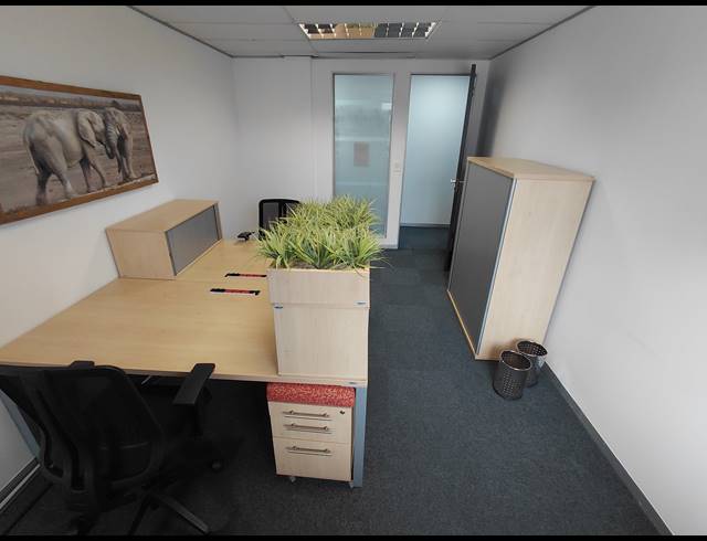 25.30M² OFFICE TO LET IN FOURWAYS